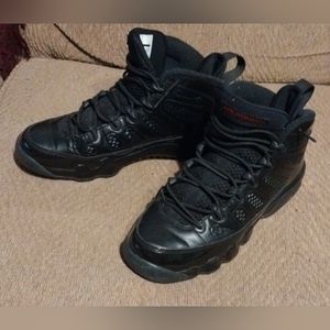 Like new! Air Jordans 9 Blackout Retro Sneakers•Sz 6.5Y